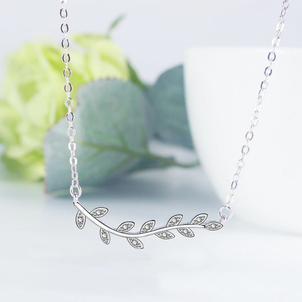 NEW 925 Sterling Silver Diamond Leaf Necklace - Picture 2 of 4